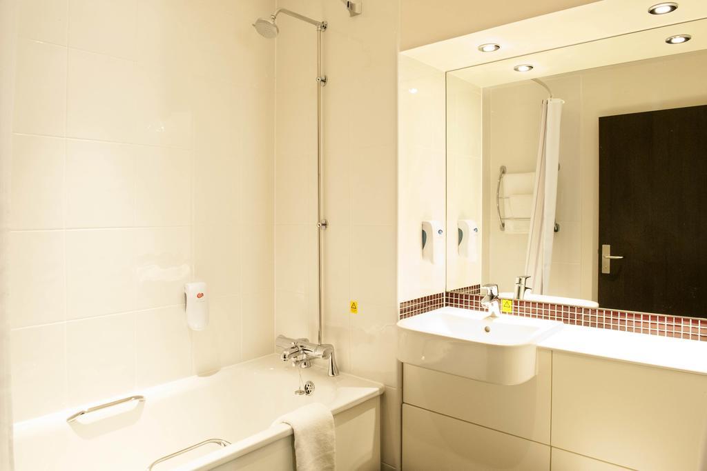 Premier Inn Aberdeen Airport - דייס חדר תמונה